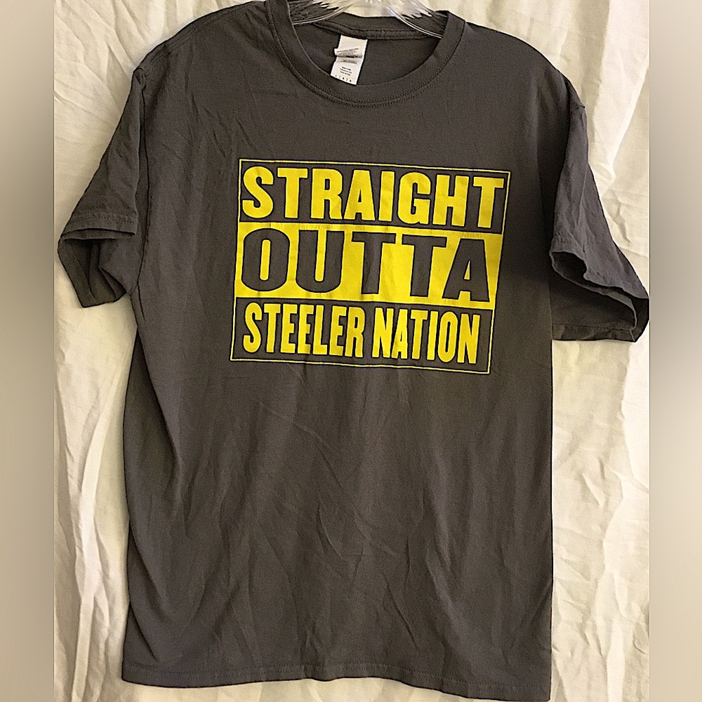 STRAIGHT OUTTA STEELER NATION men’s tee L 100% cotton/heavyweight cotton.